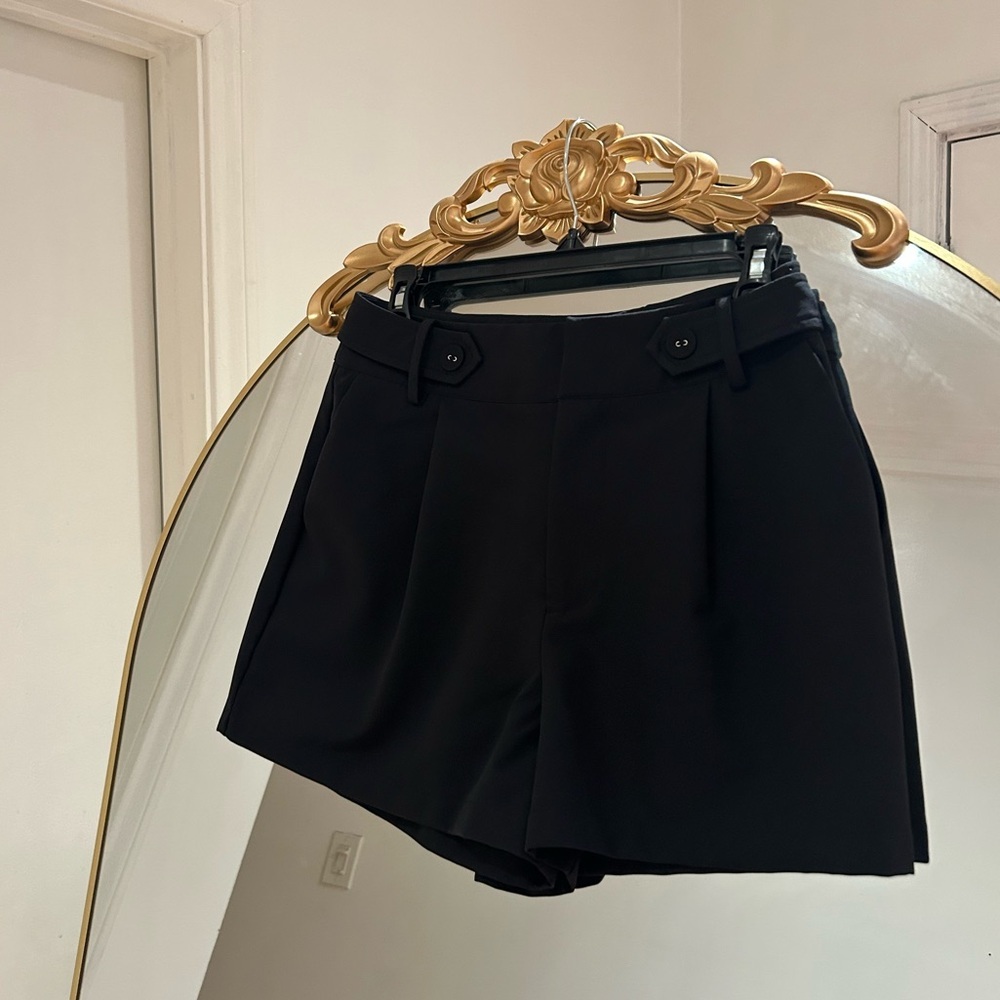 Avec Les Filles Pleated Black Shorts, Size S NWOT
